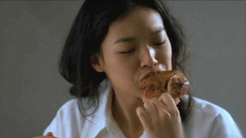 明星吃黑料理,_娱乐圈明星饮食背后故事_明星素食信仰真实性