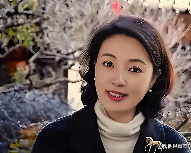 中年女星独居深夜泪崩：看似光鲜背后，是说不出的孤独